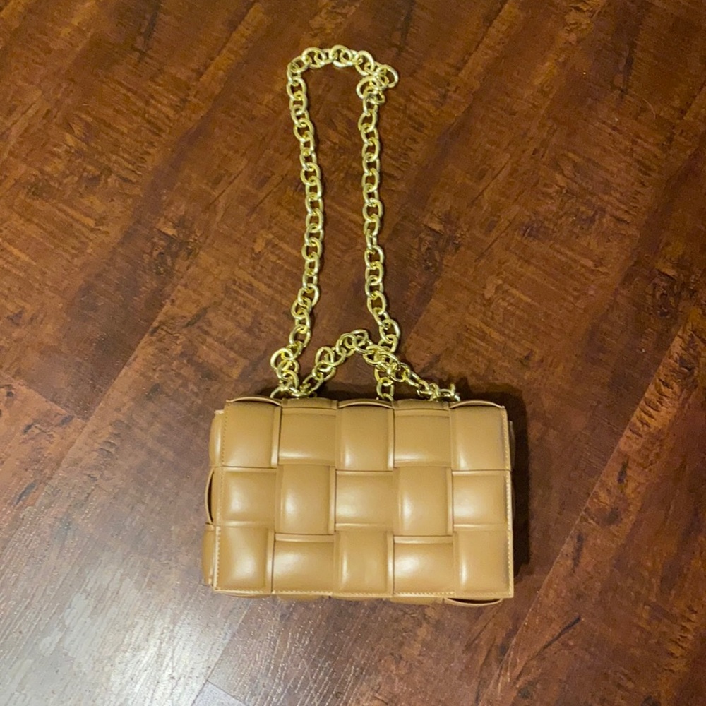Weave flap purse